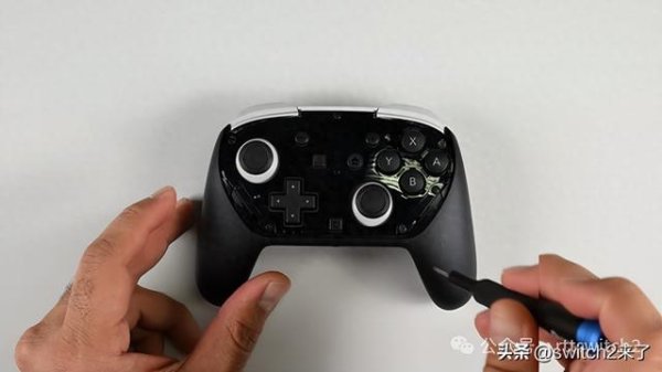 倍加网 iFixit拆解Switch2 Pro手柄！和新joycon使用一样的零件